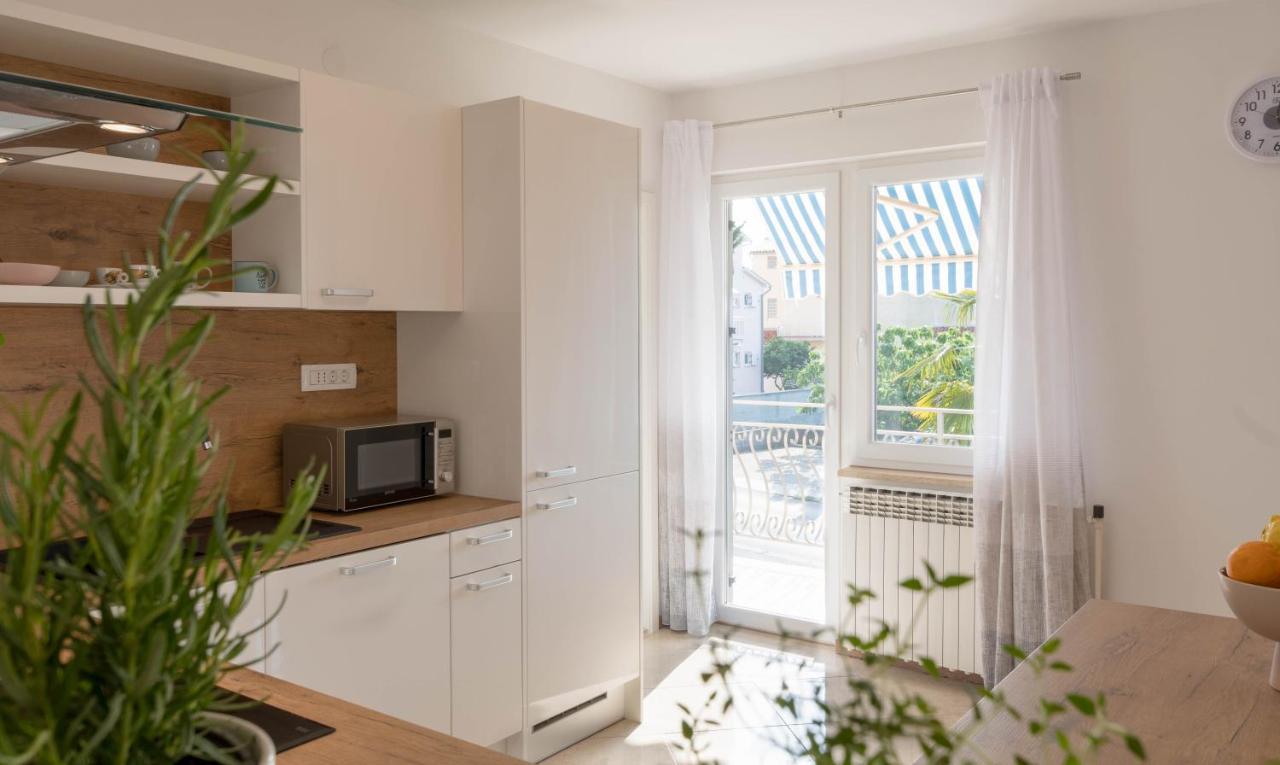 Newly Renovated Holiday Apartment Sirius Poreč Exteriör bild