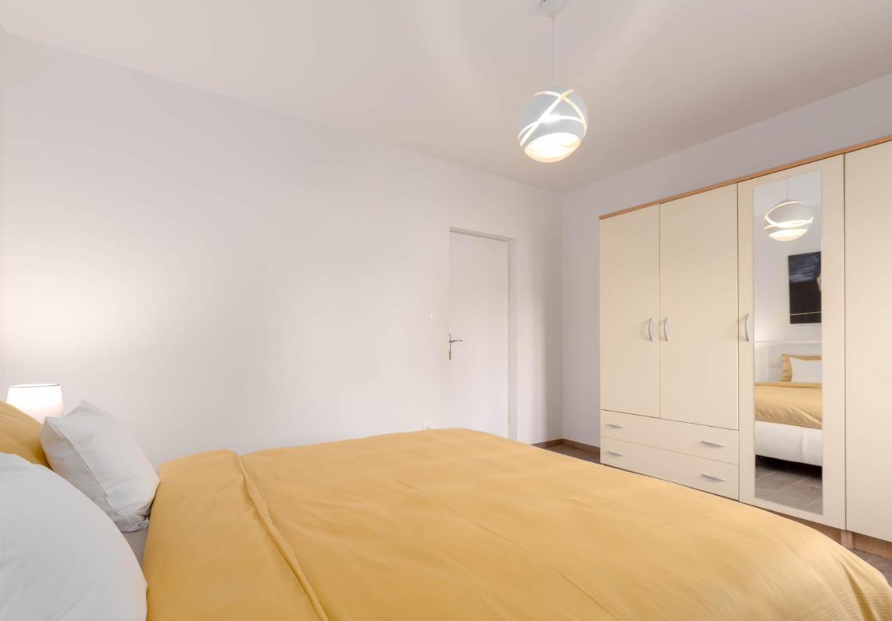 Newly Renovated Holiday Apartment Sirius Poreč Exteriör bild
