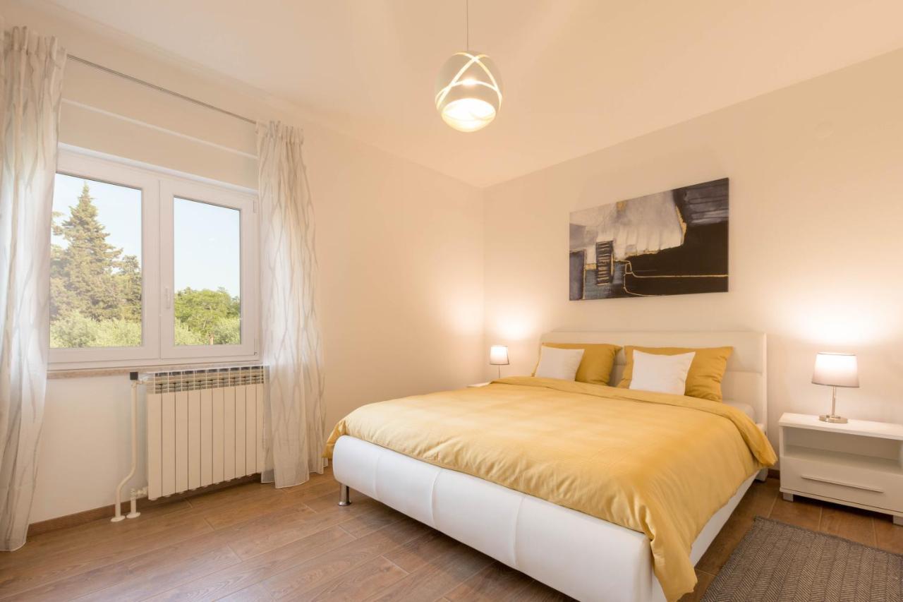 Newly Renovated Holiday Apartment Sirius Poreč Exteriör bild