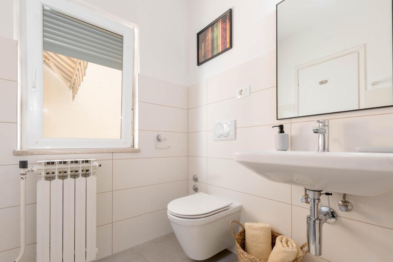 Newly Renovated Holiday Apartment Sirius Poreč Exteriör bild
